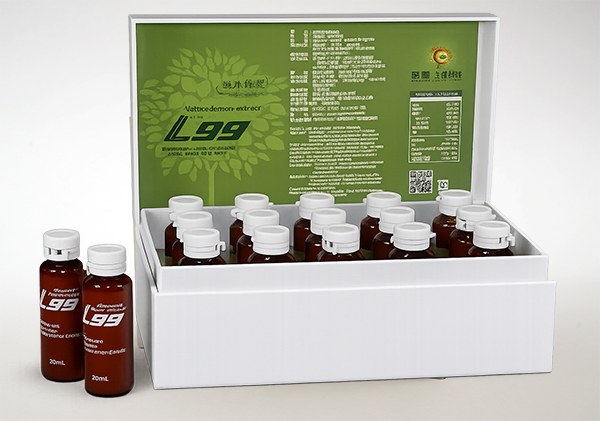 綠水精靈 L99 檸檬酵素釀萃液禮盒，開蓋內含 15 瓶 20ml 裝，盒外另陳列兩瓶